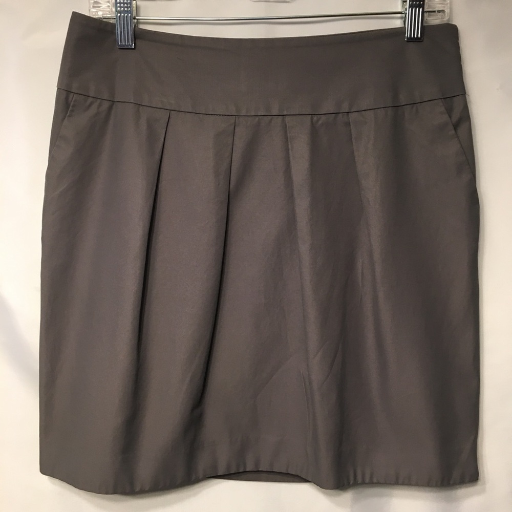 Ann Taylor Loft Gray Skirt with pockets Size 6